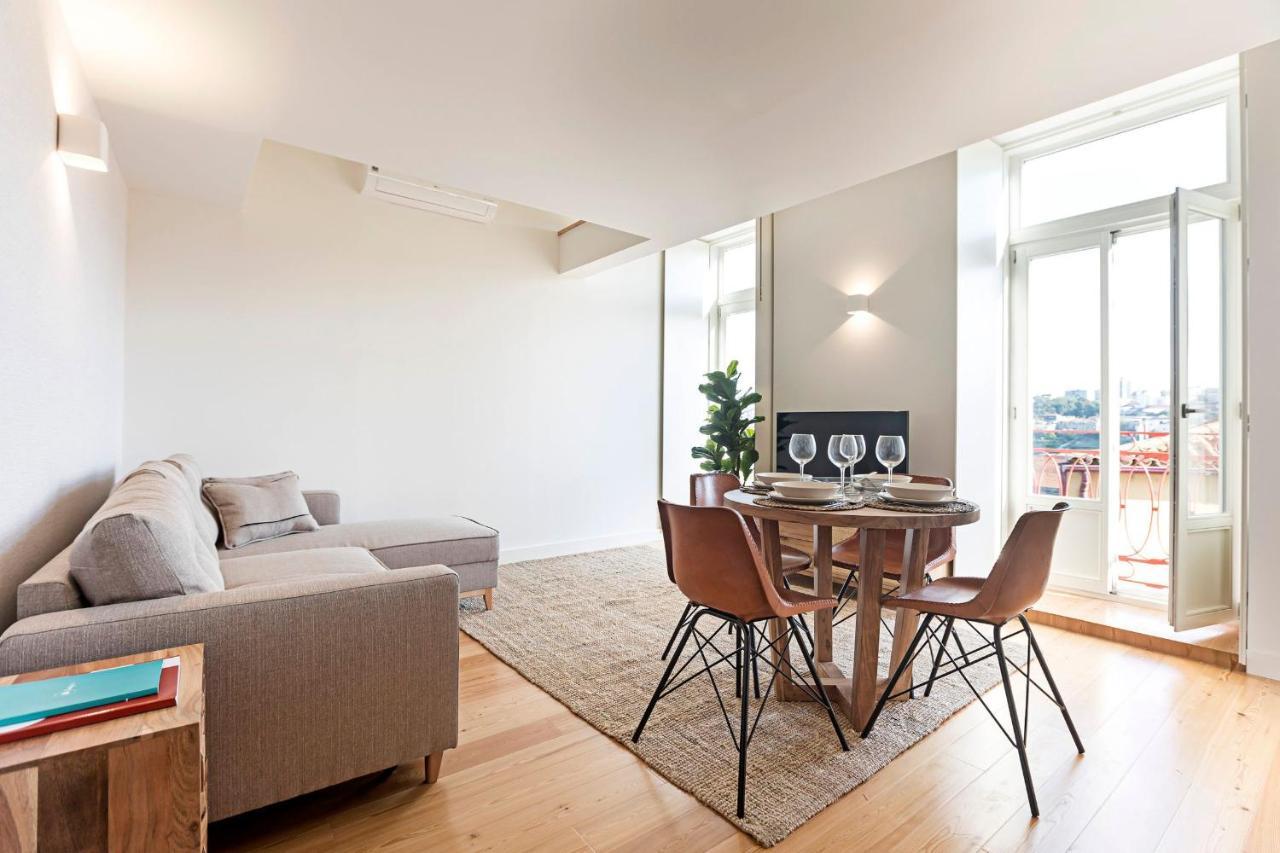 Stunning Duplex Near River By Lovelystay Porto Buitenkant foto