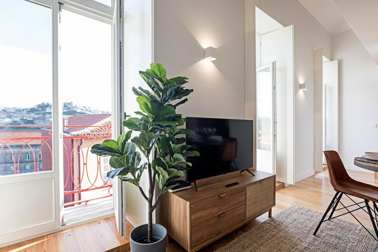 Stunning Duplex Near River By Lovelystay Porto Buitenkant foto